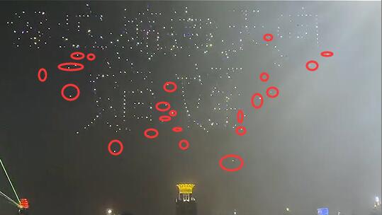 端午节上海近千台无人机升空，数十架坠落砸坏豪华游艇和邮轮