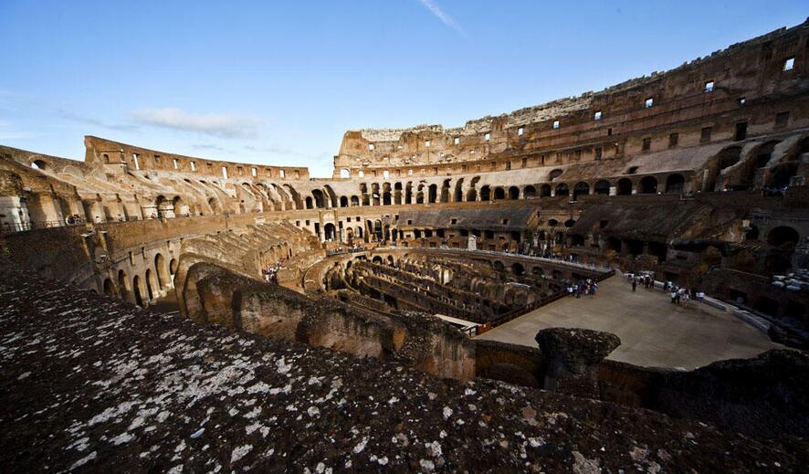 罗马一中国游客操控无人机飞越斗兽场时坠毁 遭罚款及指控