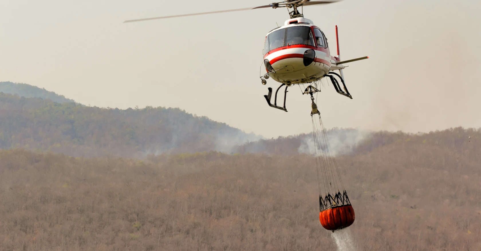 美国-无人机干扰俄勒冈消防直升机行动