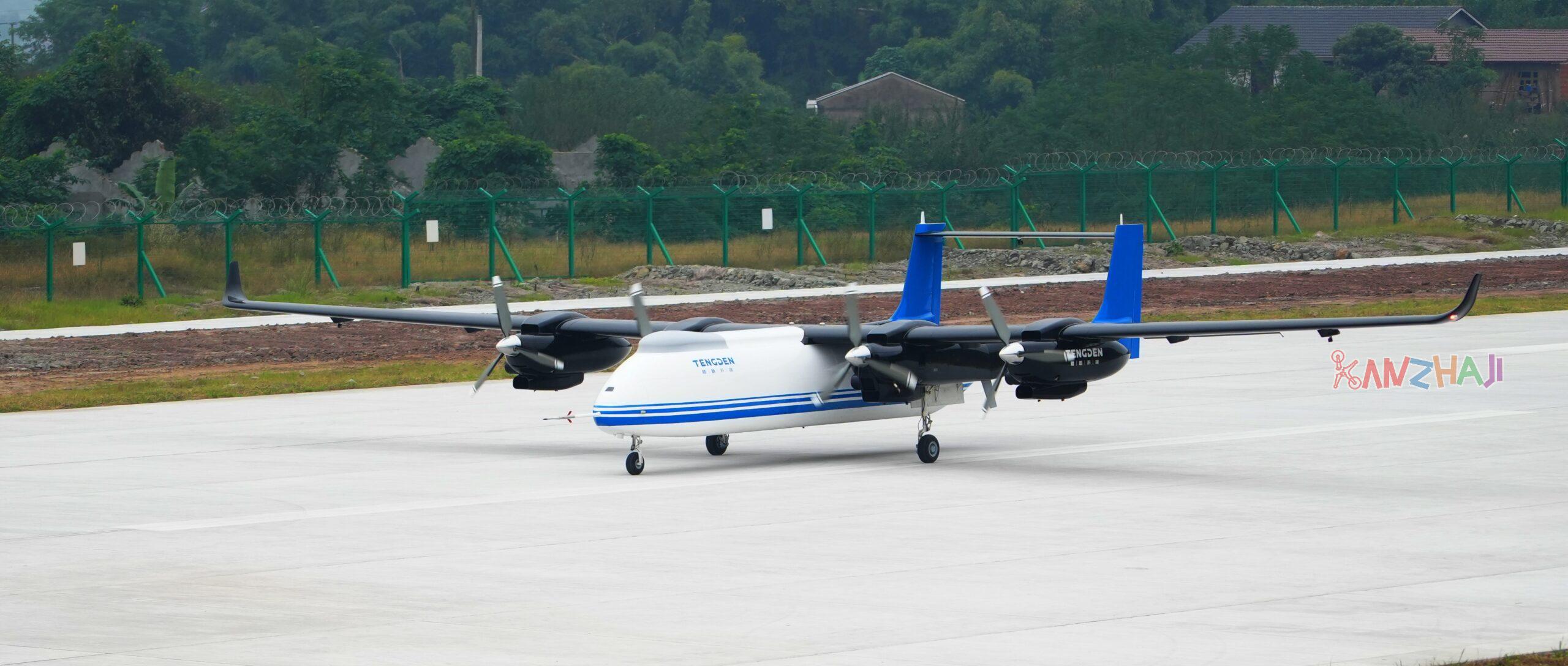 国产大型四发无人机首飞 将参加珠海航展